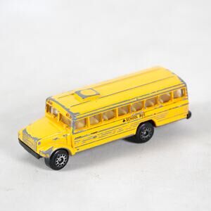 Motor Max Yellow School Bus Diecast Car Toy Model Vehicle 1:64 6033 Loose